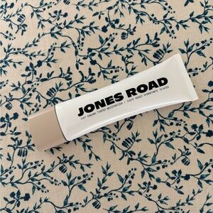 Jones Road Tinted Moisturizer
